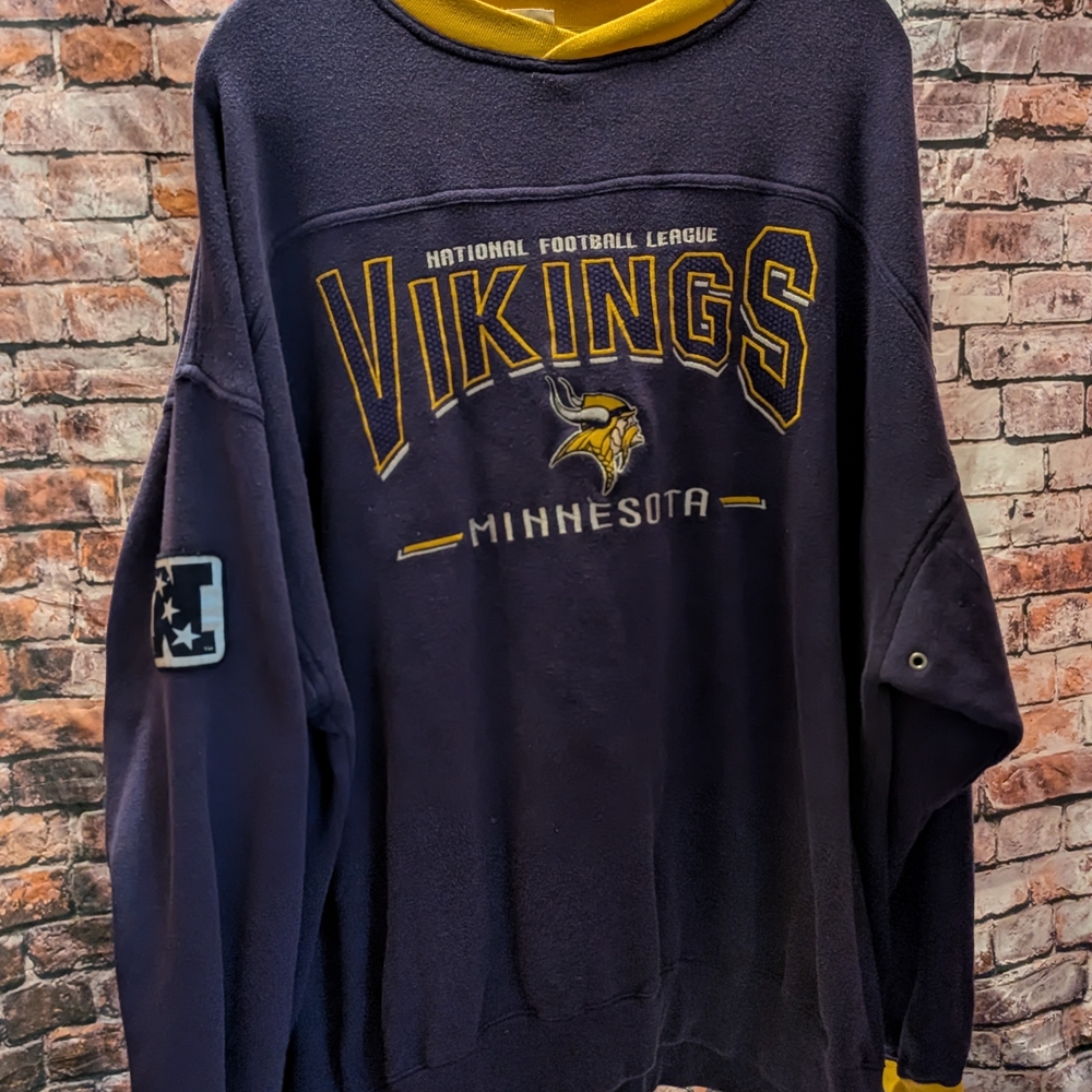 Lee Men's Crewneck Sweater - Black and Gold